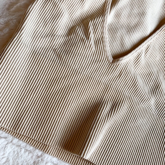 Dynamic Ribbed crop top - Picture 4 of 7